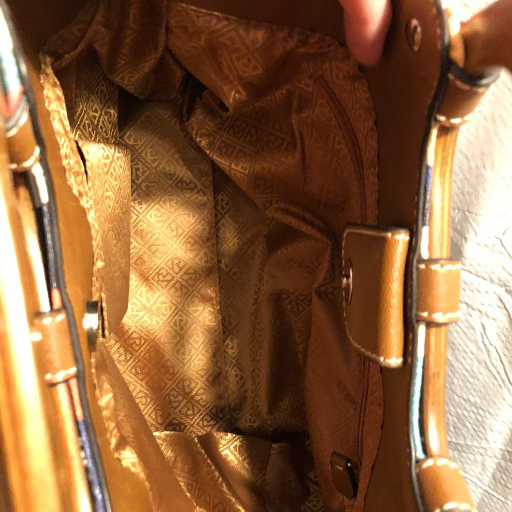 Pastels and Navy Canvas Bag with Wooden Handles - Picture 7 of 11
